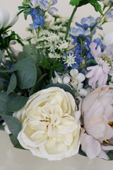 Taylor Vaseless Centerpiece