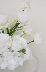 Audrey Vaseless Centerpiece