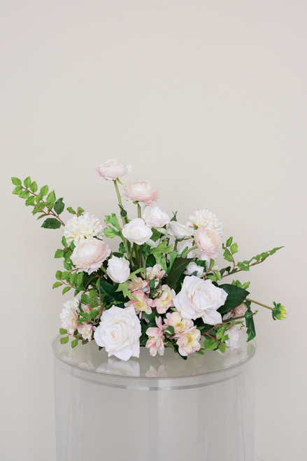 Eloise Vaseless Centerpiece