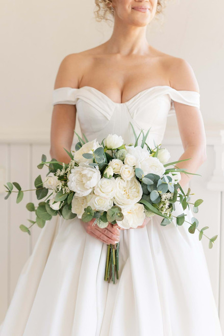 jane-bridal-bouquet-hand-