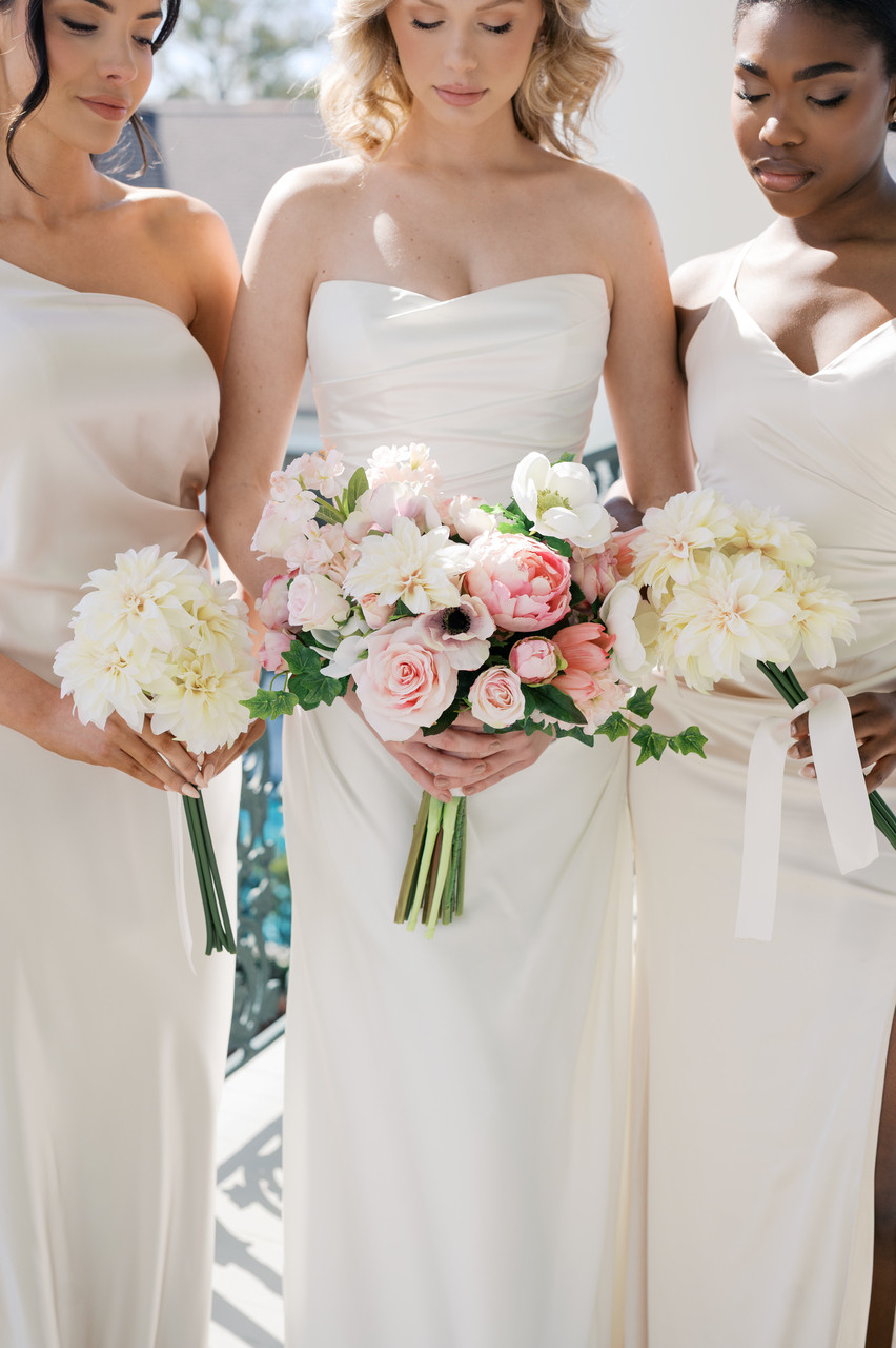 Ivory Dahlia Petite Bouquet