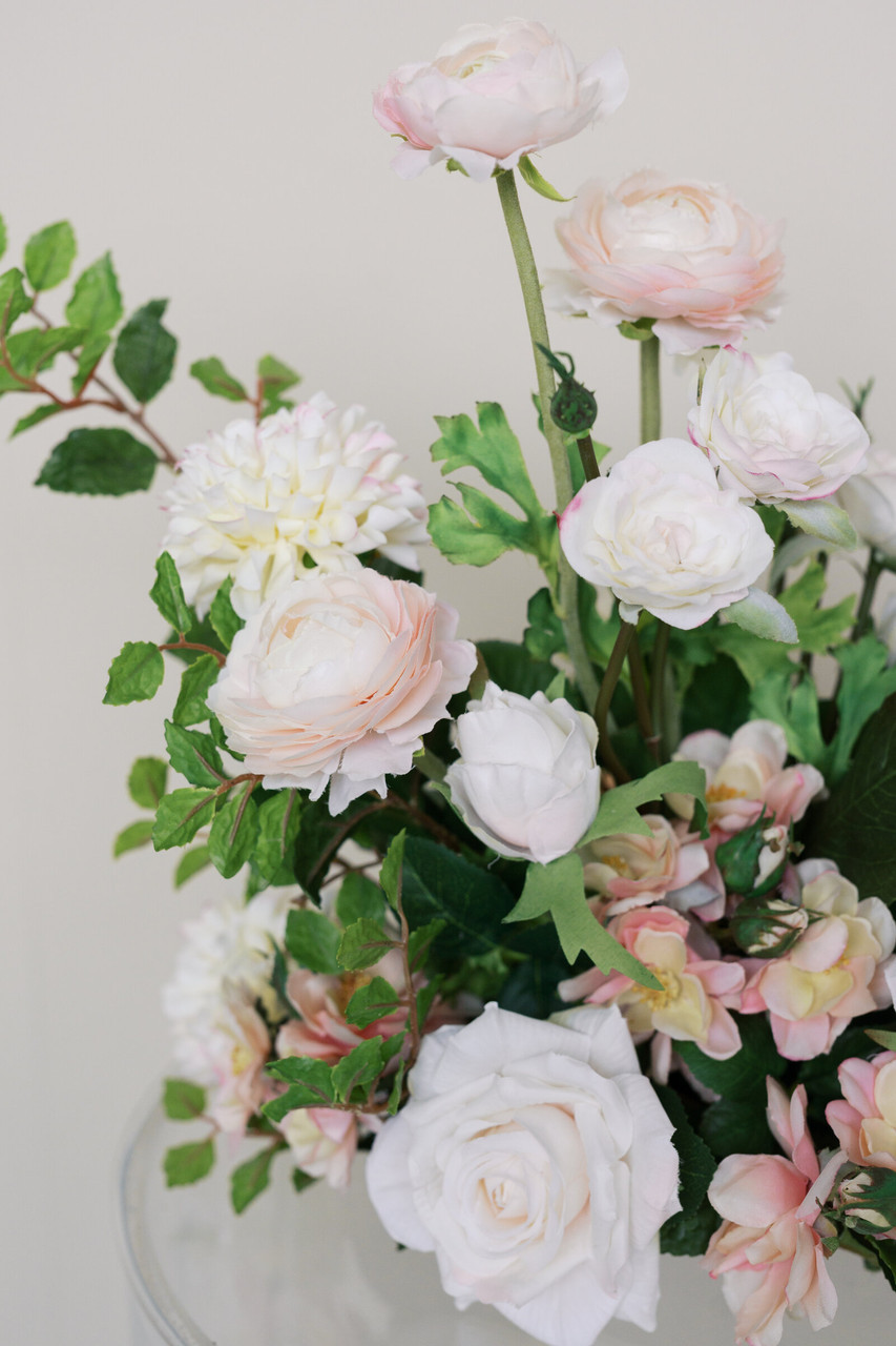 Eloise Vaseless Centerpiece