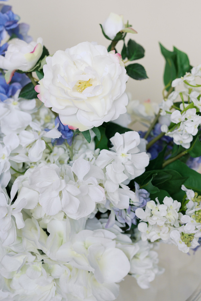 Millie Vaseless Centerpiece