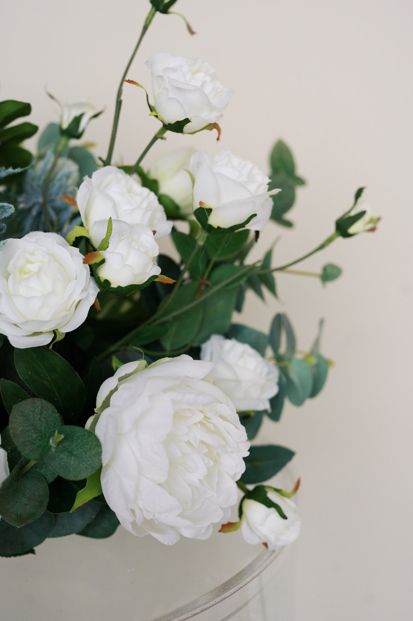 Jane  Vaseless Centerpiece