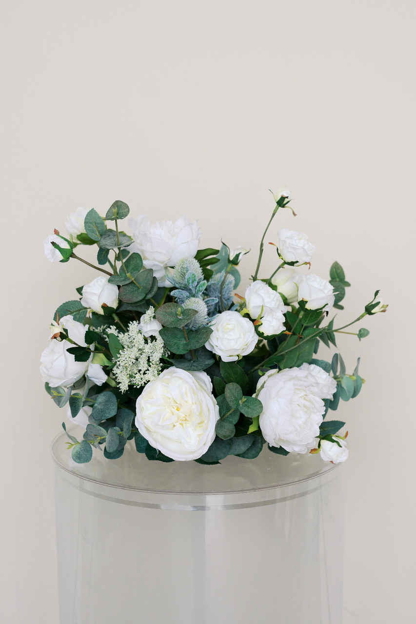 Jane  Vaseless Centerpiece