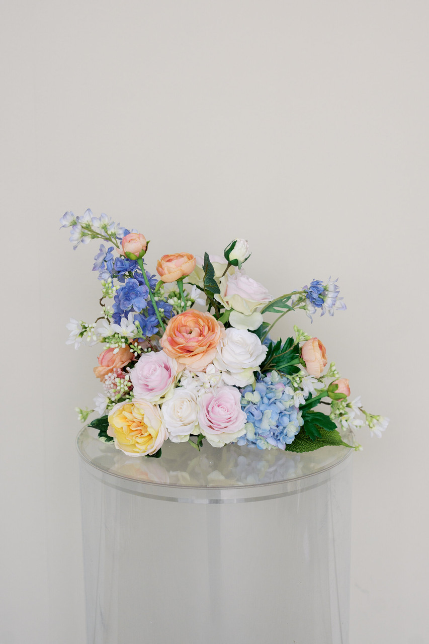 Kate Vaseless Centerpiece