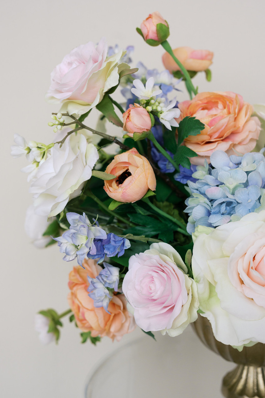 Kate Large Centerpiece