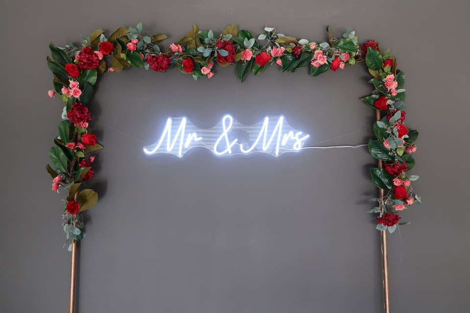 Mr. & Mrs. Neon Sign