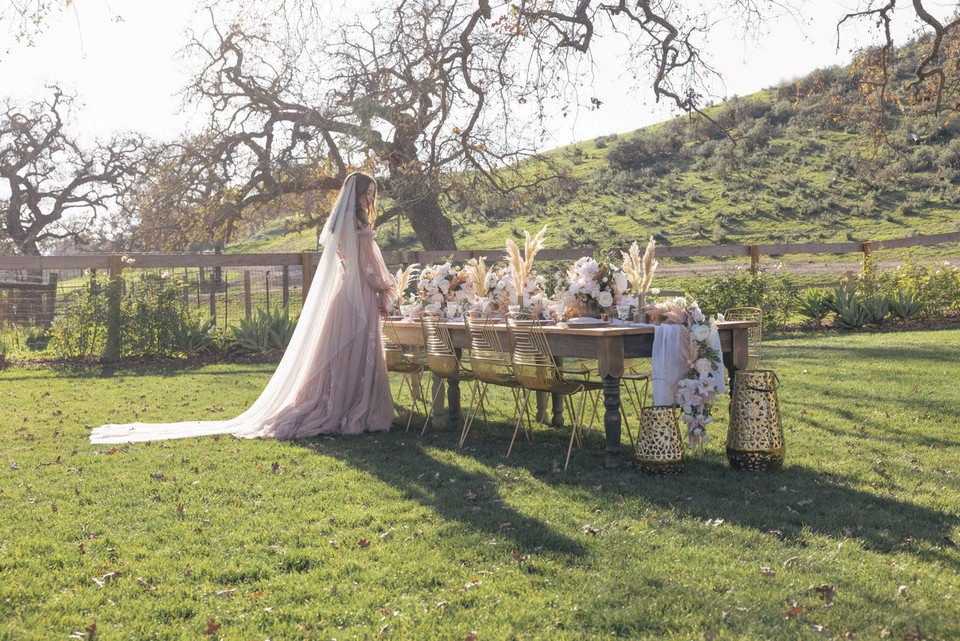 Bianca Grand Centerpiece