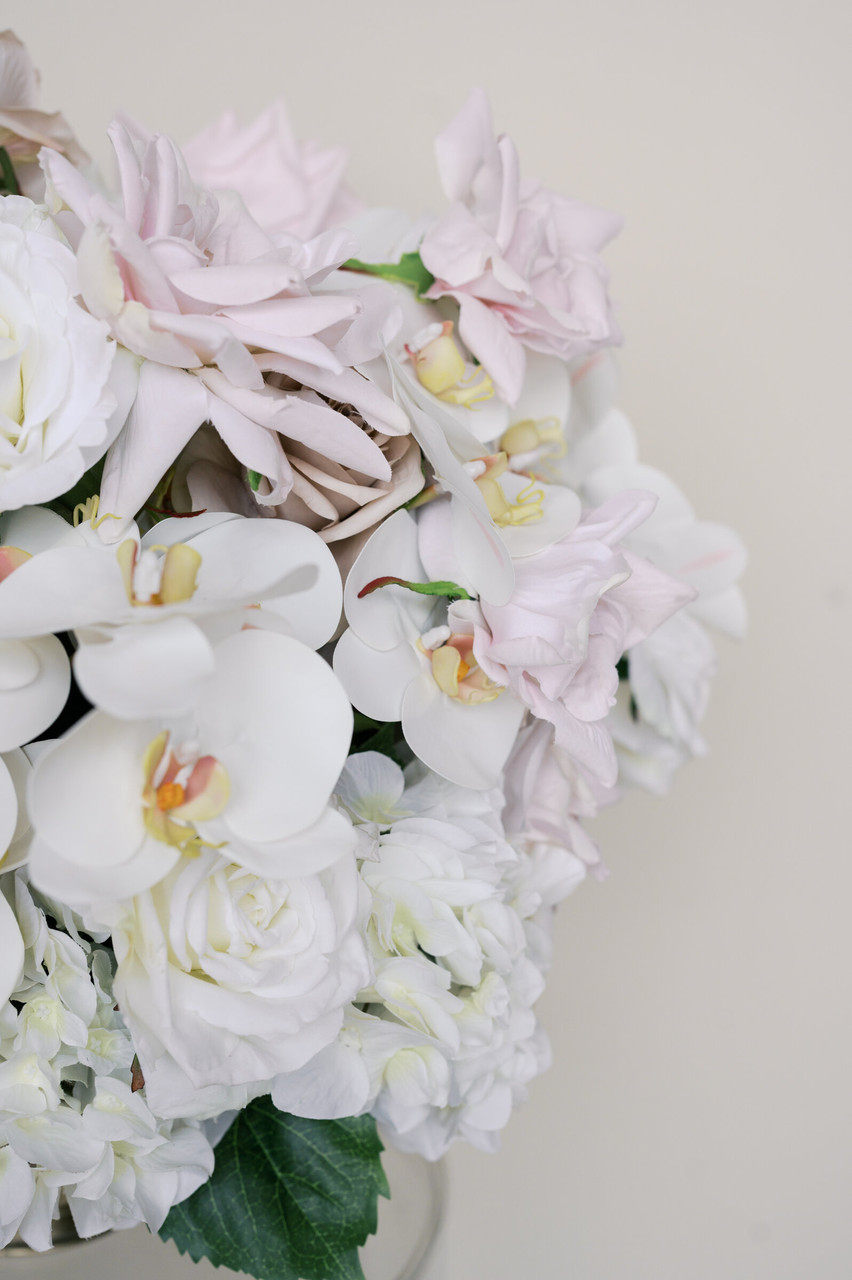 Wren Grand Centerpiece