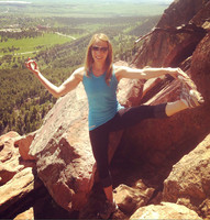 The Pros and Cons of the Yoga Selfie