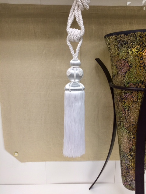 Elegant French 13 Inch White Tassel Tieback (NOT made in china) Curtains / Drapery / Upholstery / Window Treatments SCTB-20/1