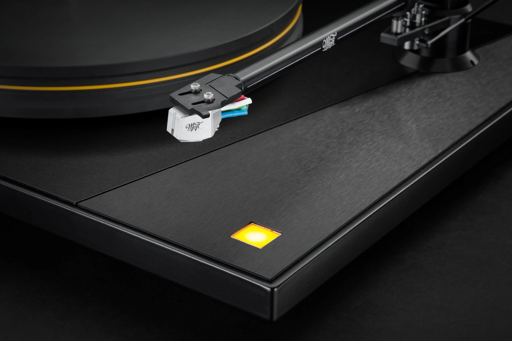 MoFi Electronics UltraDeck Turntable - Thumbnail 3