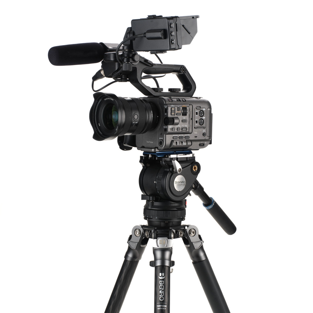 Mammoth CF 3 Series, 4 Section Tripod with Flip Locks and BV6HPLUS