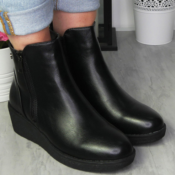 AVAE Black Wedge Heel Wedge Boots 