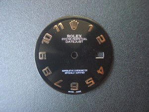 28.5mm Black Annular Relief Dial Marked Rolex Symbol With Silver Arabic Numerals And Date Window Fit DG 2813 Or MIYOTA 8215 Automatic Movement With DWO For Mens Steel DATEJUST Watch