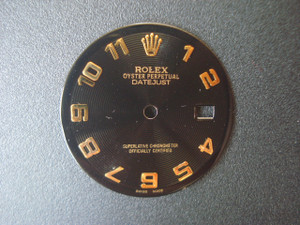 28.5mm Black Annular Relief Dial Marked Rolex Symbol With Golden Arabic Numerals And Date Window Fit DG 2813 Or MIYOTA 8215 Automatic Movement With DWO For Mens Golden Or 2-tone DATEJUST Watch