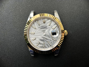 Newer Style Of 2-tone Rolex 41mm DateJust Watch Set  With Yellow Golden Fluted Bezel And Silver 2-tone Palm Leaf Dial Has Yellow Golden Luminous Sticks Fit ETA 2824 Movement