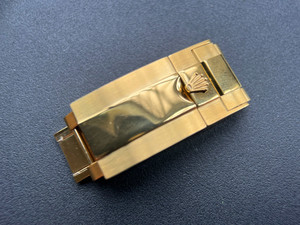 Rolex Signed Stainless Steel Golden Flip-lock Hidden Clasp With Inside Width Of 16mm For New Style Of Mens 20mm Golden Metal Oyster Watch Band Strap