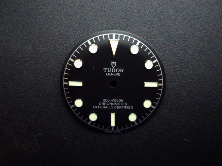 30.5mm Tudor Heritage Black Bay 79220 Dial Marked Shield Logo With Silver Symbol And Silver Hands Have Super Green Luminova Fit ETA 2824 Or 2836 Movement And 41mm Watch Case