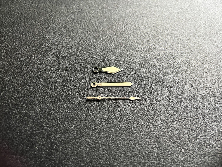 One Set Of Silver Arrow Sword Watch Hands With Dirty Yellow Luminova For 29mm Rolex 5517 5513 Military Submariner Or 31mm Omega Seamaster 300 Dial Fit ETA 2836 Or 2824 Movements