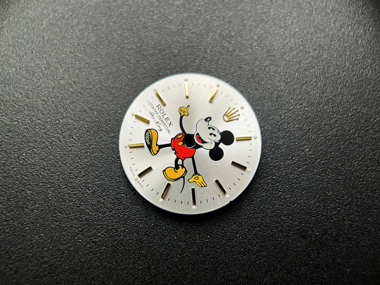 27mm ref 6426 6694 Oyser Perptual Mickey Mouse Sunburst Silver Dial Marked ROLEX Symbol With Golden Sticks Has No Date Window Fit ETA 2836 Or 2824 Or DG 2813 Or Miytota 8215 Automatic Movement For 34mm Air-King Watch