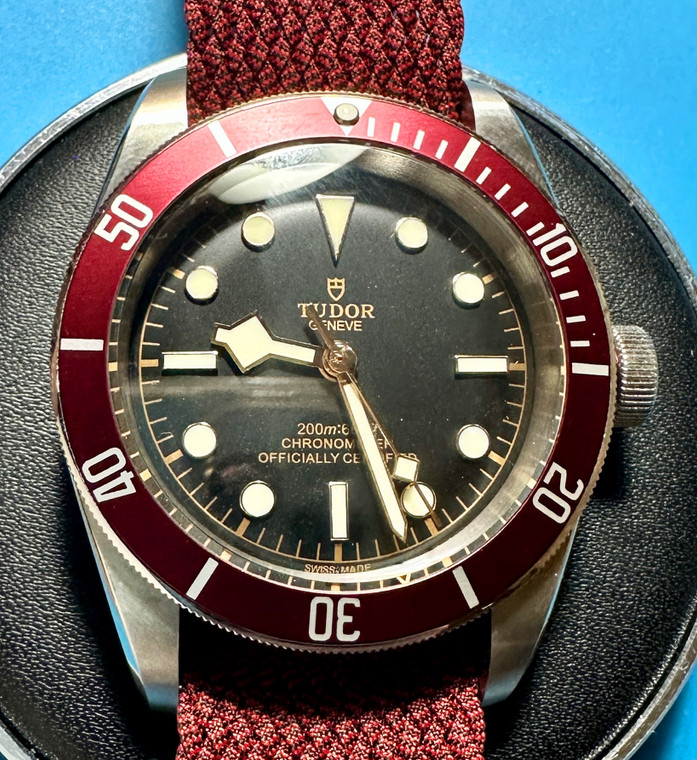 Tudor Heritage Black Bay 79220R 41mm Watch Case Set With Red Bezel And Dial Marked Rose Logo Has Super Luminova Without Bracelet Fit ETA 2824 Movement