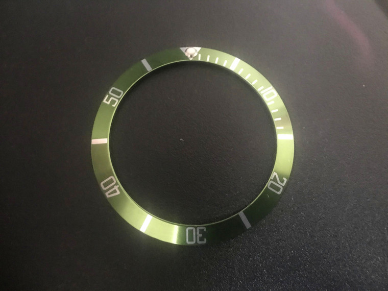 Vintage Style Of Green Aluminum Bezel Insert With Silver Numbers For ROLEX 40mm Submariner Watch Case Of  16800, 16803, 16808, 16610, 16613, 16618
