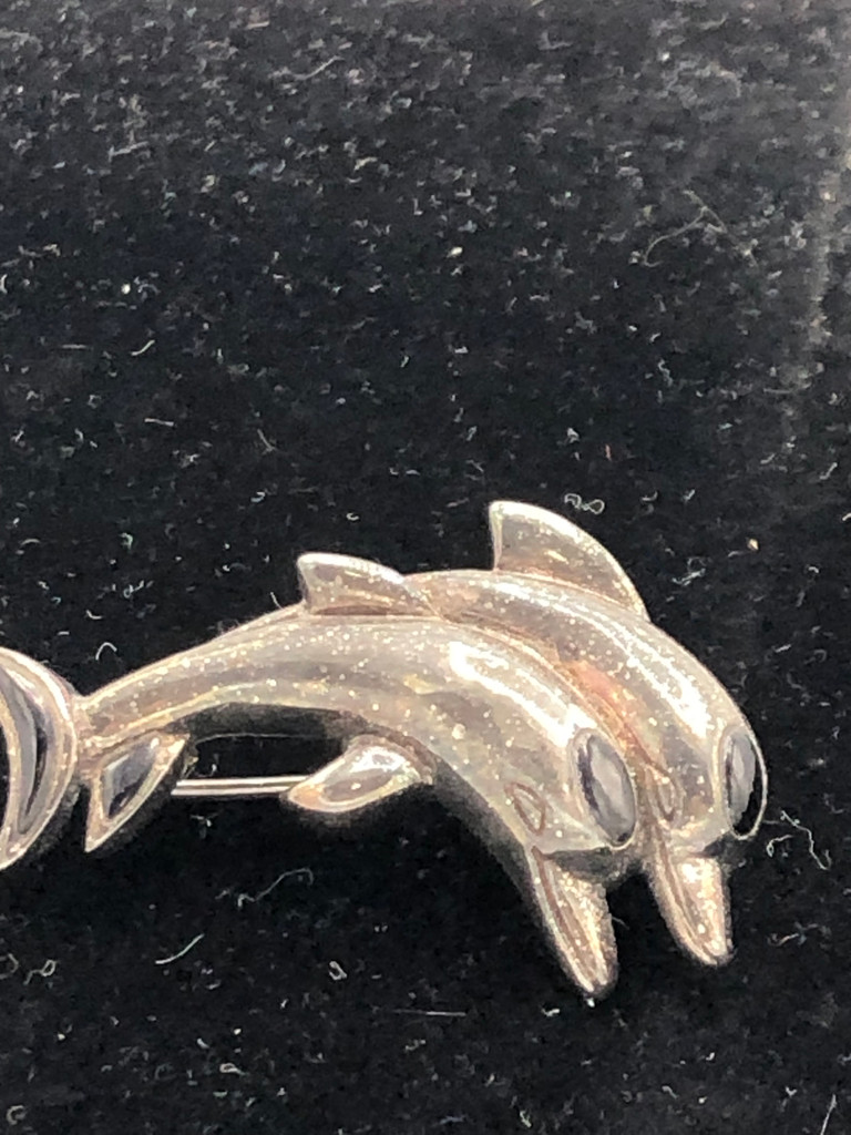 Black tone double Dolphin pin