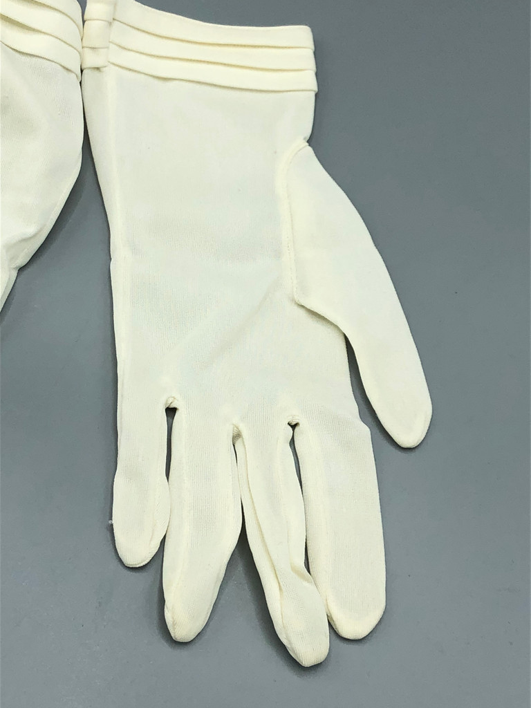 Vintage Cream silk gloves