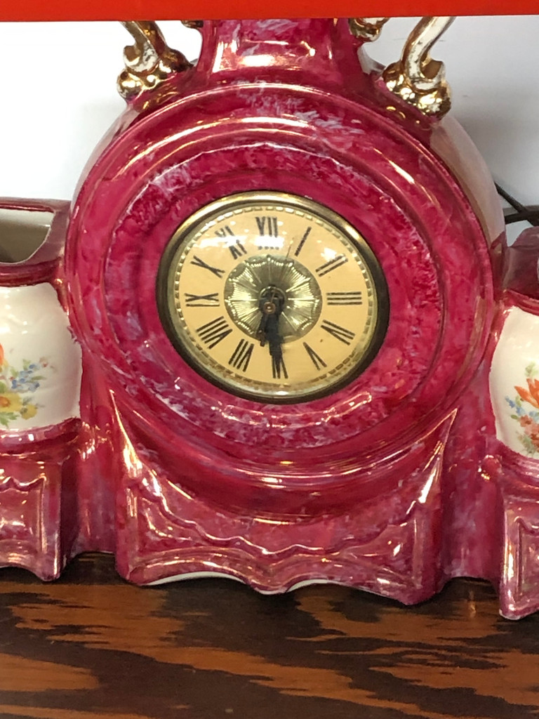 Vintage Lanshire self starting clock lamp