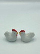 Vintage chicken salt & pepper shakers