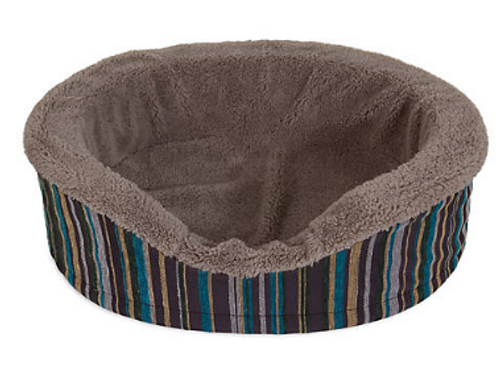 Aspen Pet Antimicrobial Deluxe Oval Pet Bed 18 in