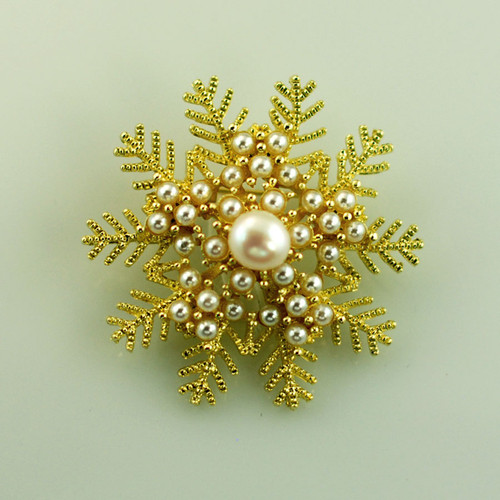 Snow Flake Pearl Brooch-BH9375