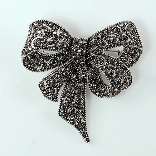 Bow Brooch in Back Diamond Rhinestone