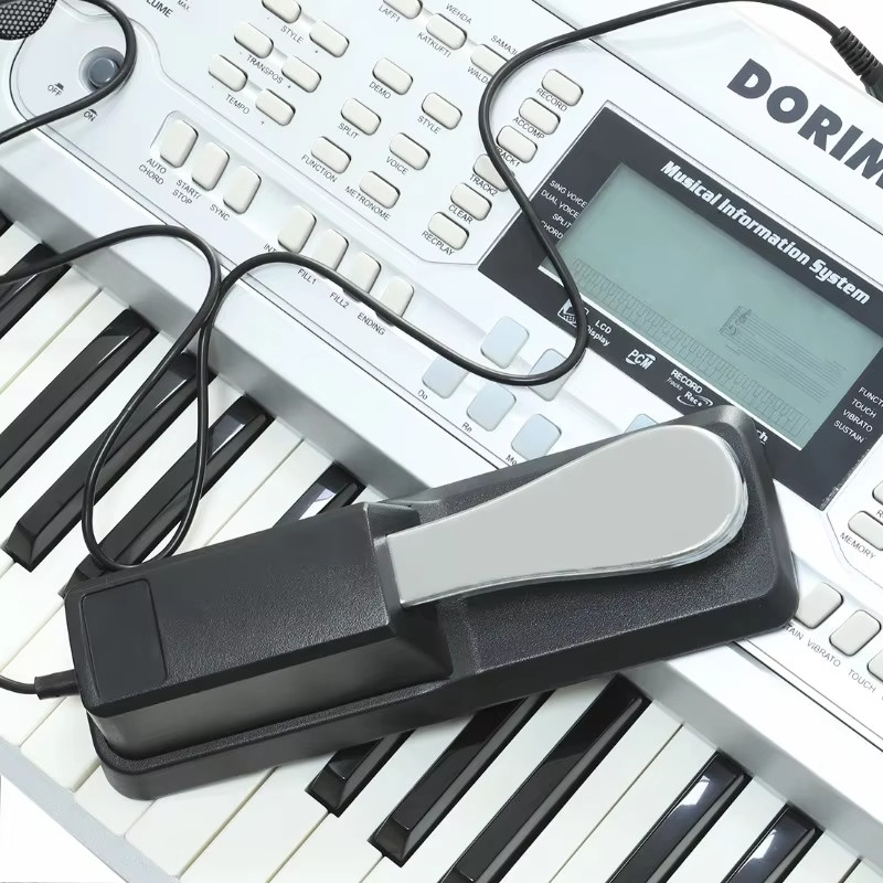 Universal Polarity-Switch Keyboard Sustain Pedal – Black
