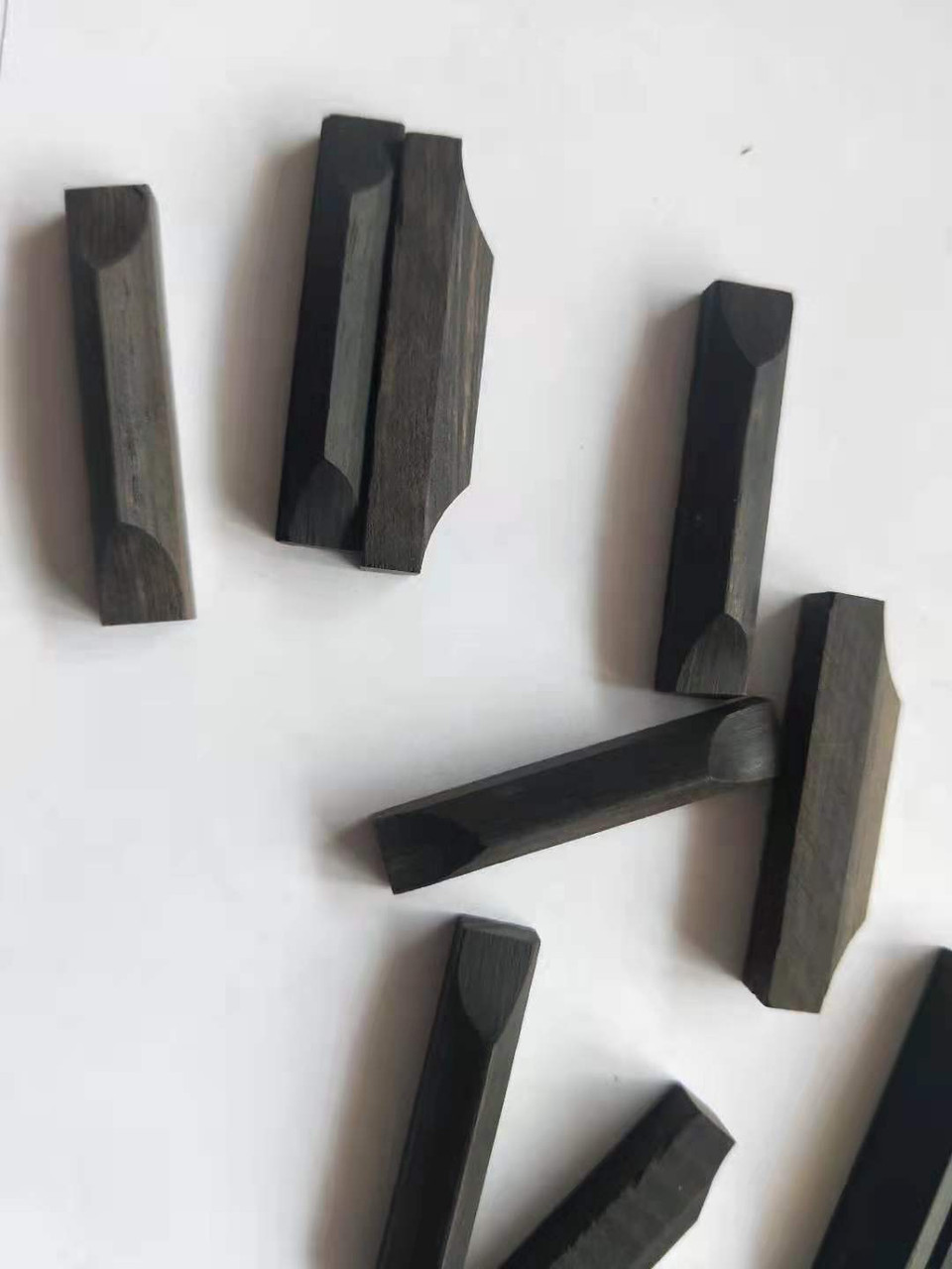 Bai Fei Te Ebony Violin Saddle Blanks – 10 Pack – Detail 2