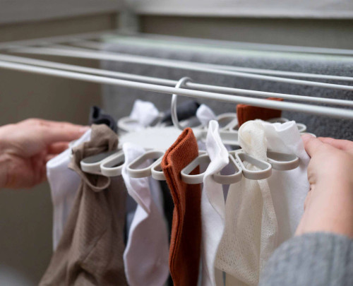 Petal™ 22-piece Quick-grip Ecru Drying Hanger