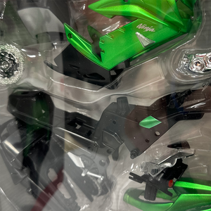 Build-a-Bike! Kawasaki Ninja ZX-14R - Assembly Line Toy - 1:12 scale | Great For Kids!