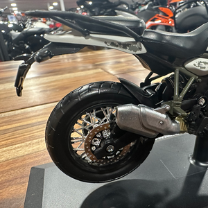 Royal Enfield New Himalayan Scale Model Kamet White