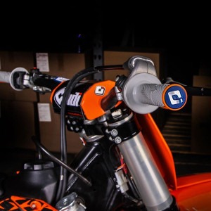 ODI EMIG PRO V2 LOCK-ON GRIPS- GREY ORANGE BLUE