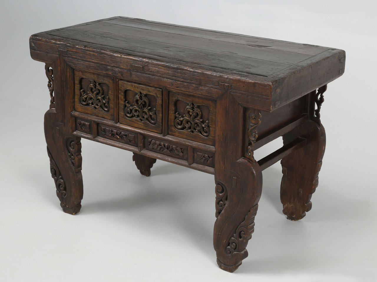 Antique Chinese Alter Table Beautifully Hand-Carved circa 1900