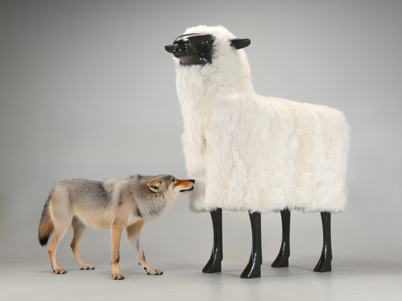 専用です　SHEEP FUR Old Plank Sheep 6' - Real Sheep Fur Large Sheep Sculpture.