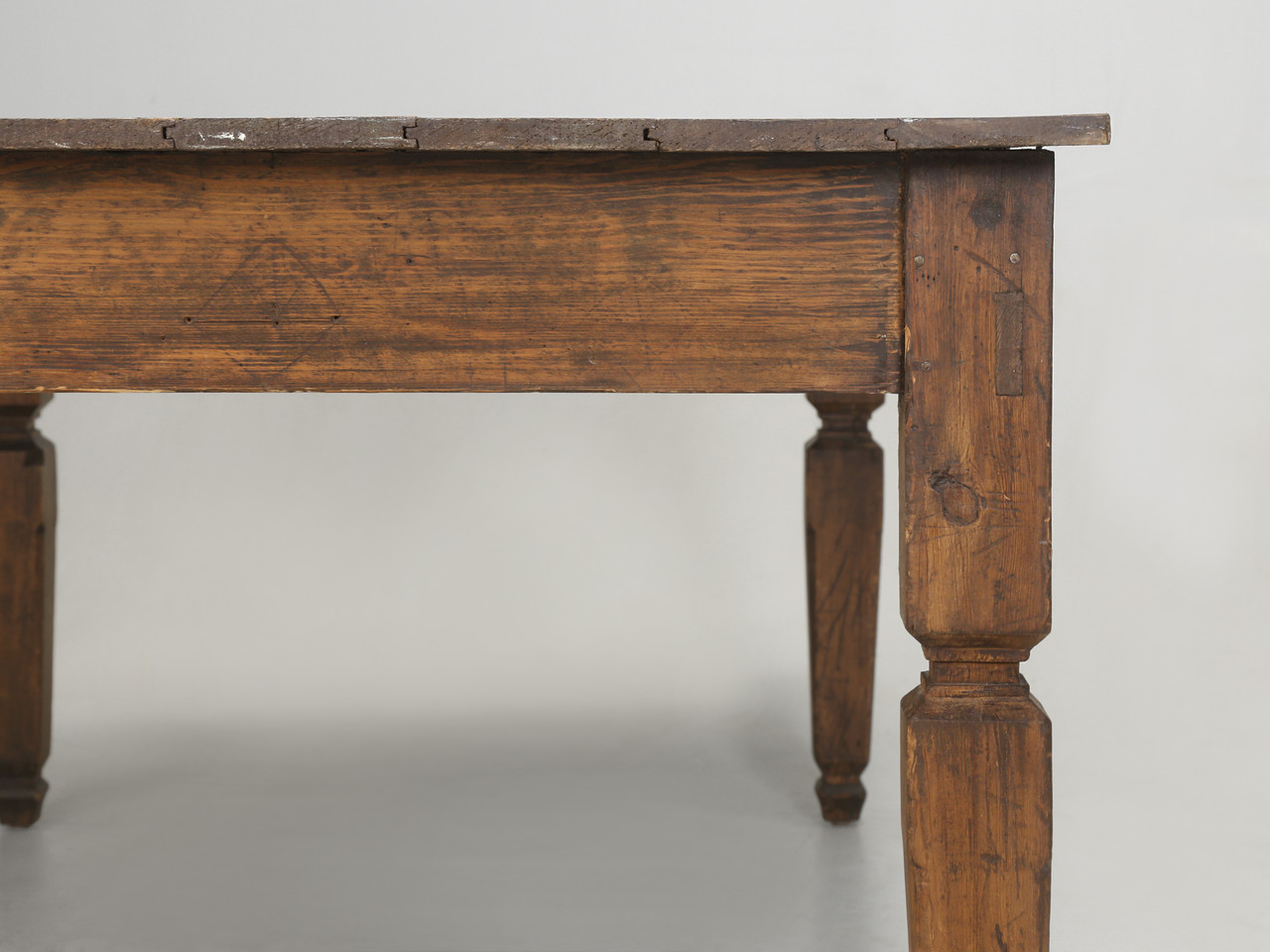 American Pine Farm Table - Thumbnail 2