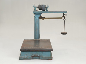 Vintage American Original Paint Scale Makes a Great Kitchen Decorative Object Howe Scale Company Vintage American Original Paint Scale Makes a Great Kitchen Decorative Object Howe Scale Company