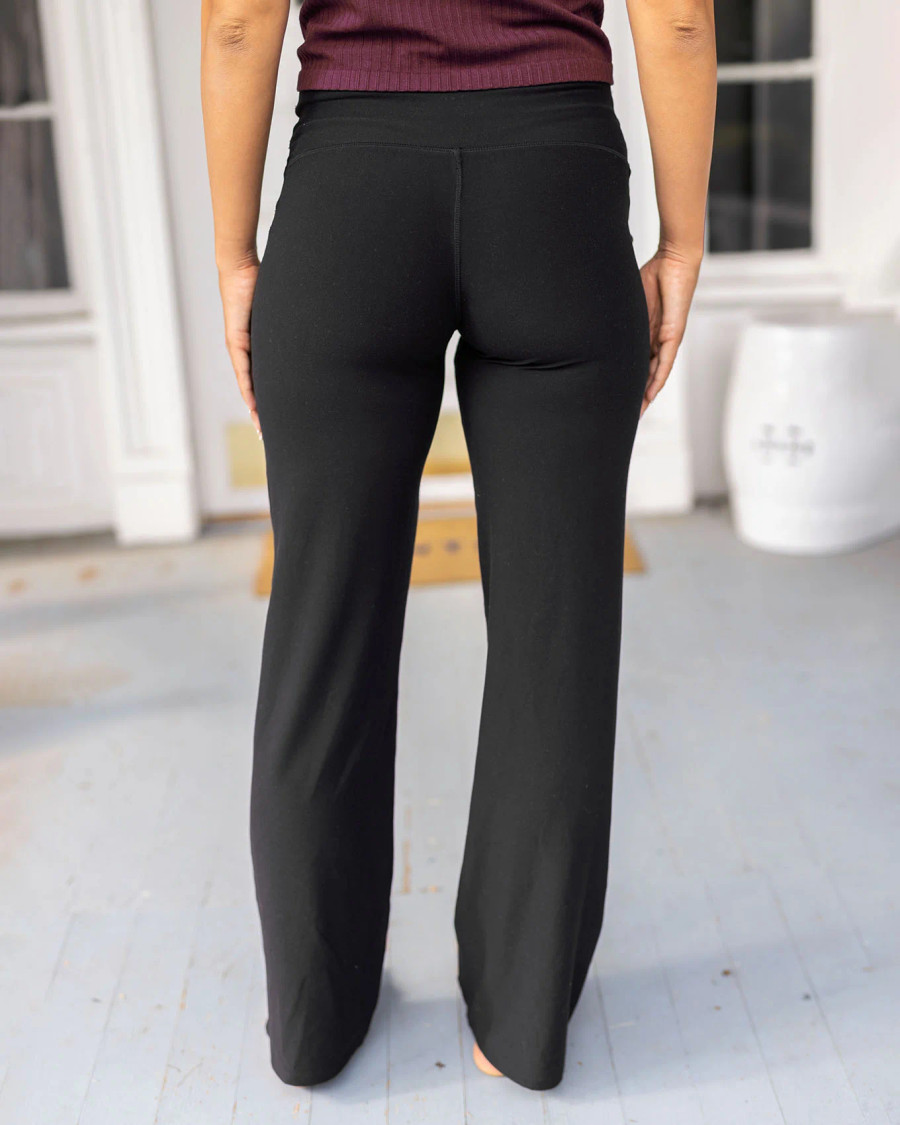 Women's Up! | Straight Leg Slimming Pull On Pants Belt Loops | Black - F.L.  CROOKS.COM