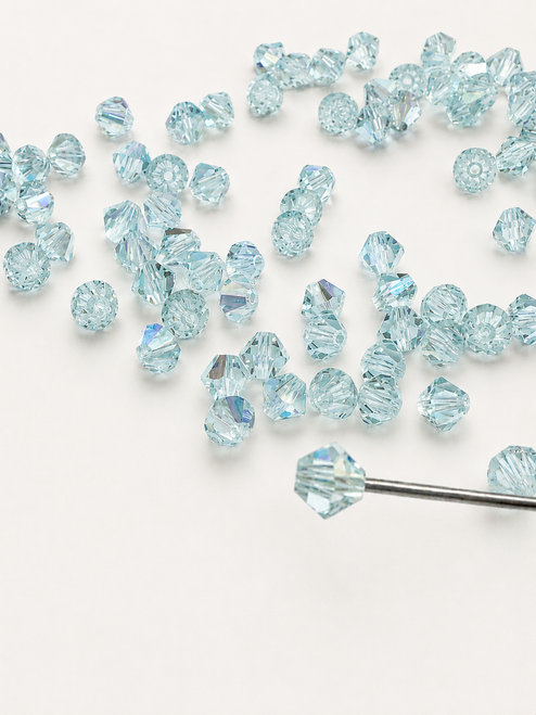 PRESTIGE 5328 4mm Bicone Bead Light Azore