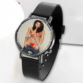 Pastele New Selena Gomez Pose Custom Unisex Black Quartz Watch Premium Gift Box Watches