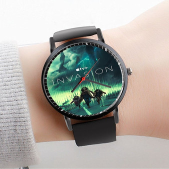 Pastele Invasion Tv Series Custom Watch Awesome Unisex Black Classic Plastic Quartz Watch for Men Women Premium Gift Box Watches