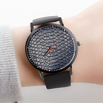 Pastele Snake Skin Custom Watch Awesome Unisex Black Classic Plastic Quartz Watch for Men Women Premium Gift Box Watches